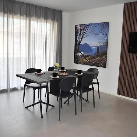 Baia Delle Rose Via Roma 111 Apartment Costa Volpino Exterior photo