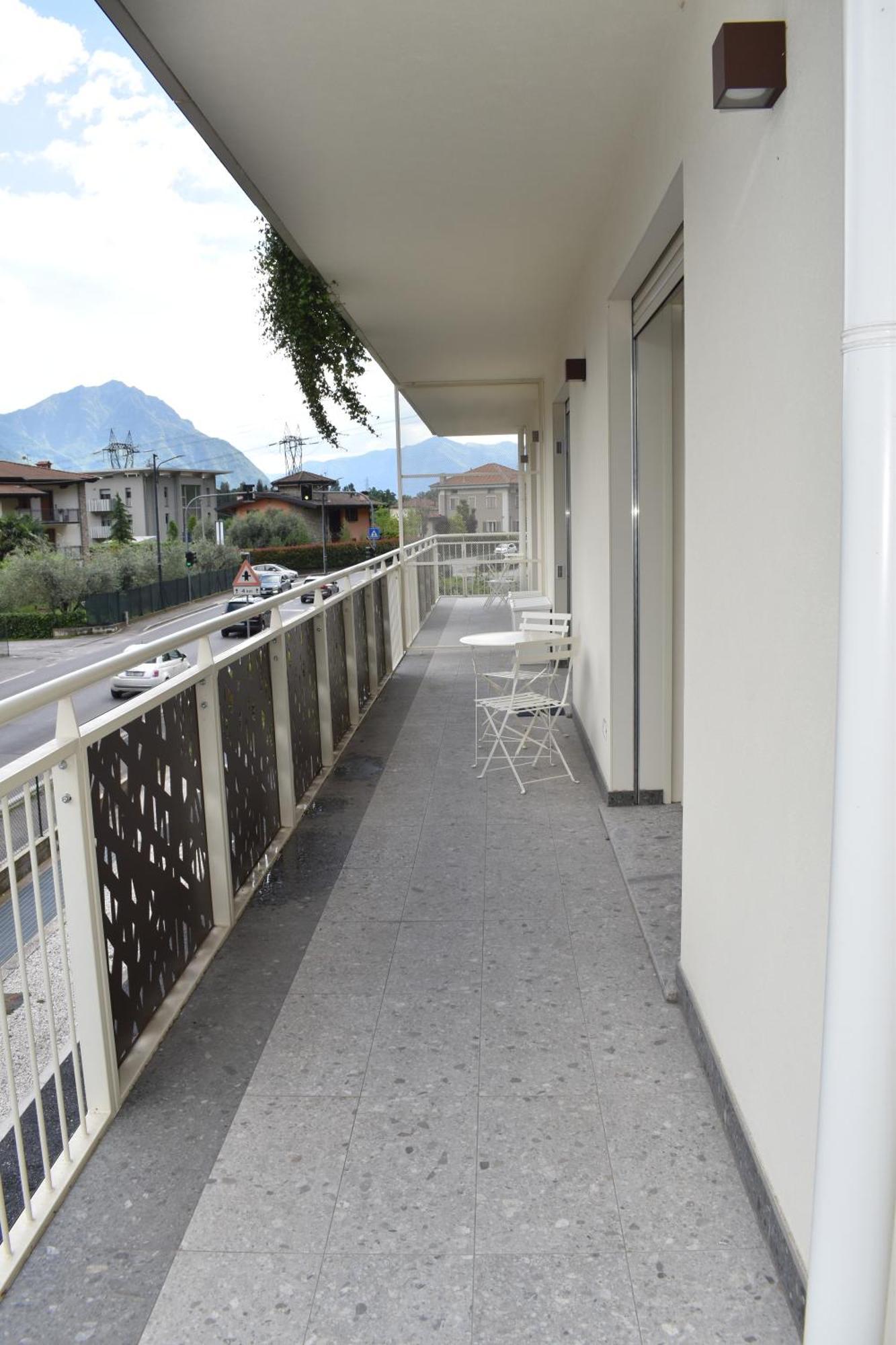 Apartment Baia Delle Rose Via Roma 111 Costa Volpino