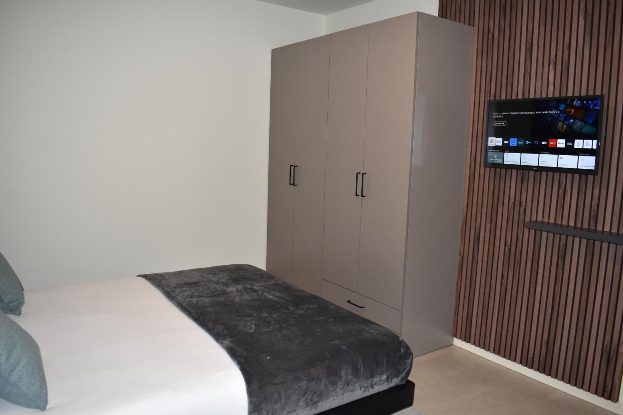 Baia Delle Rose Via Roma 111 Apartment Costa Volpino